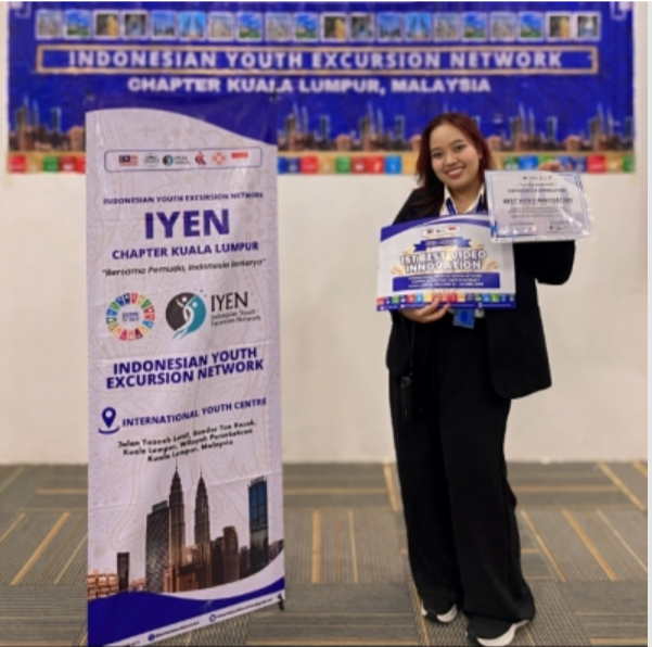 Vocational School is Proud of “Siti Anjani Student of Applied Foreign Languages ​​Wins Best Video Innovation in Malaysia”