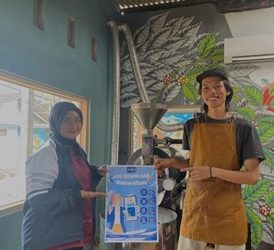 KKN Undip Students Provide Digital Bookkeeping Education and Training Through Application “Bookshop” to MSMEs