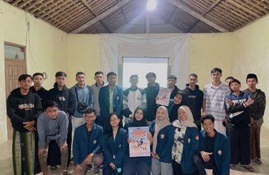 KKN Undip Students Provide Good Business Management Training: The Key to SME Sustainability in the Digital Age