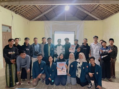 KKN Undip Students Provide Good Business Management Training: The Key to SME Sustainability in the Digital Age