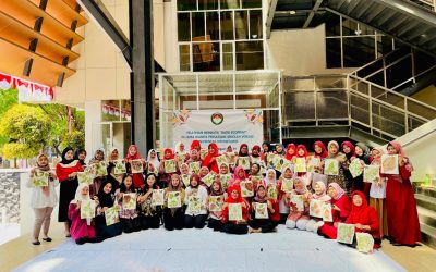 Mengenal Lebih Dekat Proses Pembuatan Batik Ecoprint (Ecopounding) Ramah Lingkungan Bersama Dharma Wanita Persatuan Sekolah Vokasi Universitas Diponegoro