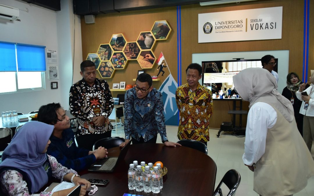 Kunjungi Vokasi Undip, Menteri P2MI Tinjau Rintisan VOCA Migrant Corner